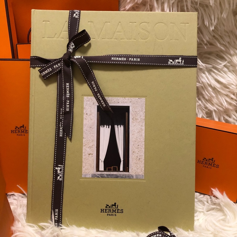 Hermès Table Book Only (Free Paper Bag only, ribbon not included) - Picture 3 of 8